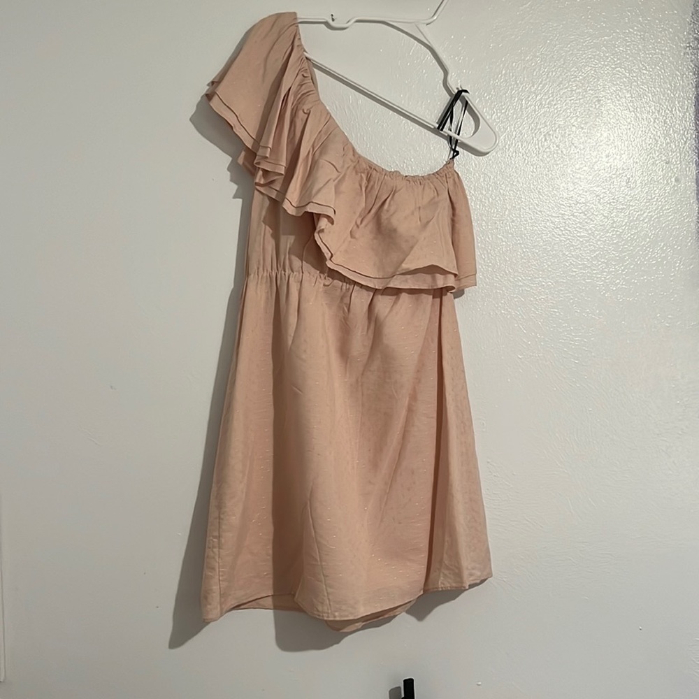 One shoulder dress